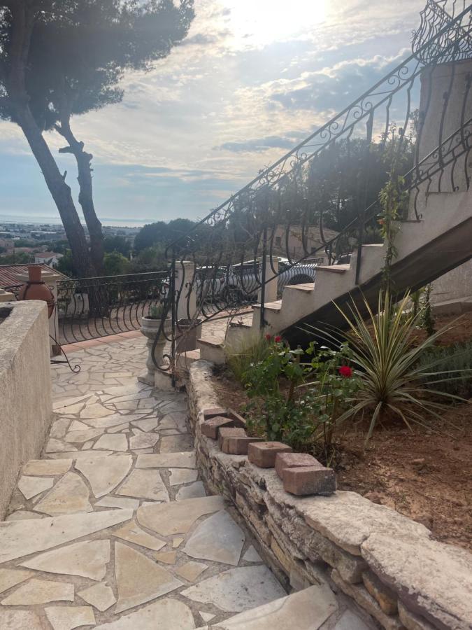 Villa cocooning et calme a 5 min de l’aéroport Vitrolles  Exterior foto
